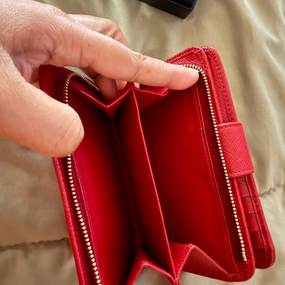 Authentic Prada Saffiano wallet in perfect condition - Picture 10 of 10